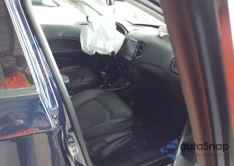 2018 Jeep Compass Limited 4X4 z USA, uszkodzony, nr VIN 3C4NJDCB2JT222325